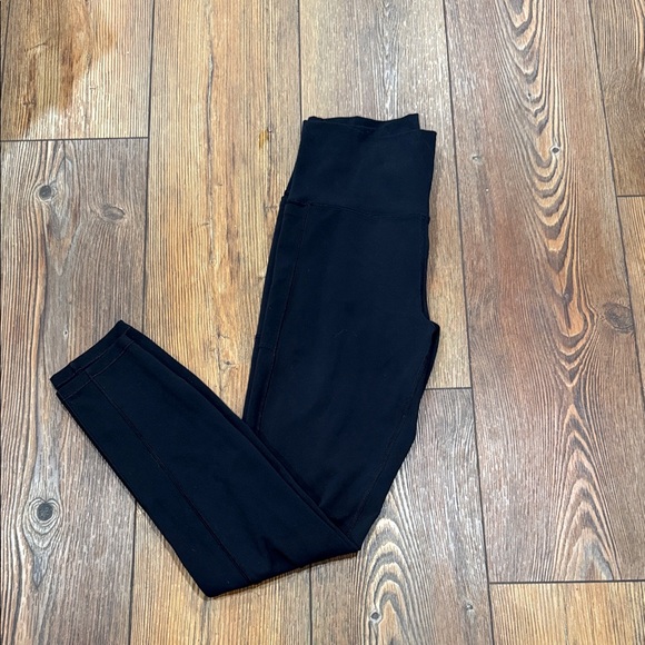 Vuori Black Pocket Leggings - Picture 3 of 8